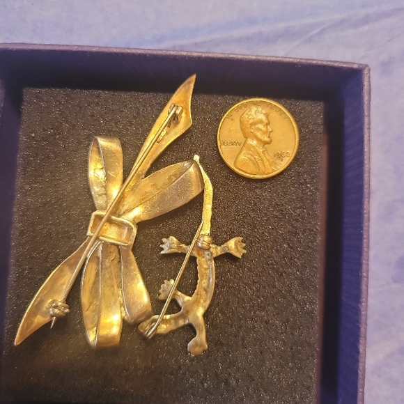 Elegant Vintage Marcasite  Brooch Set - Picture 3 of 3